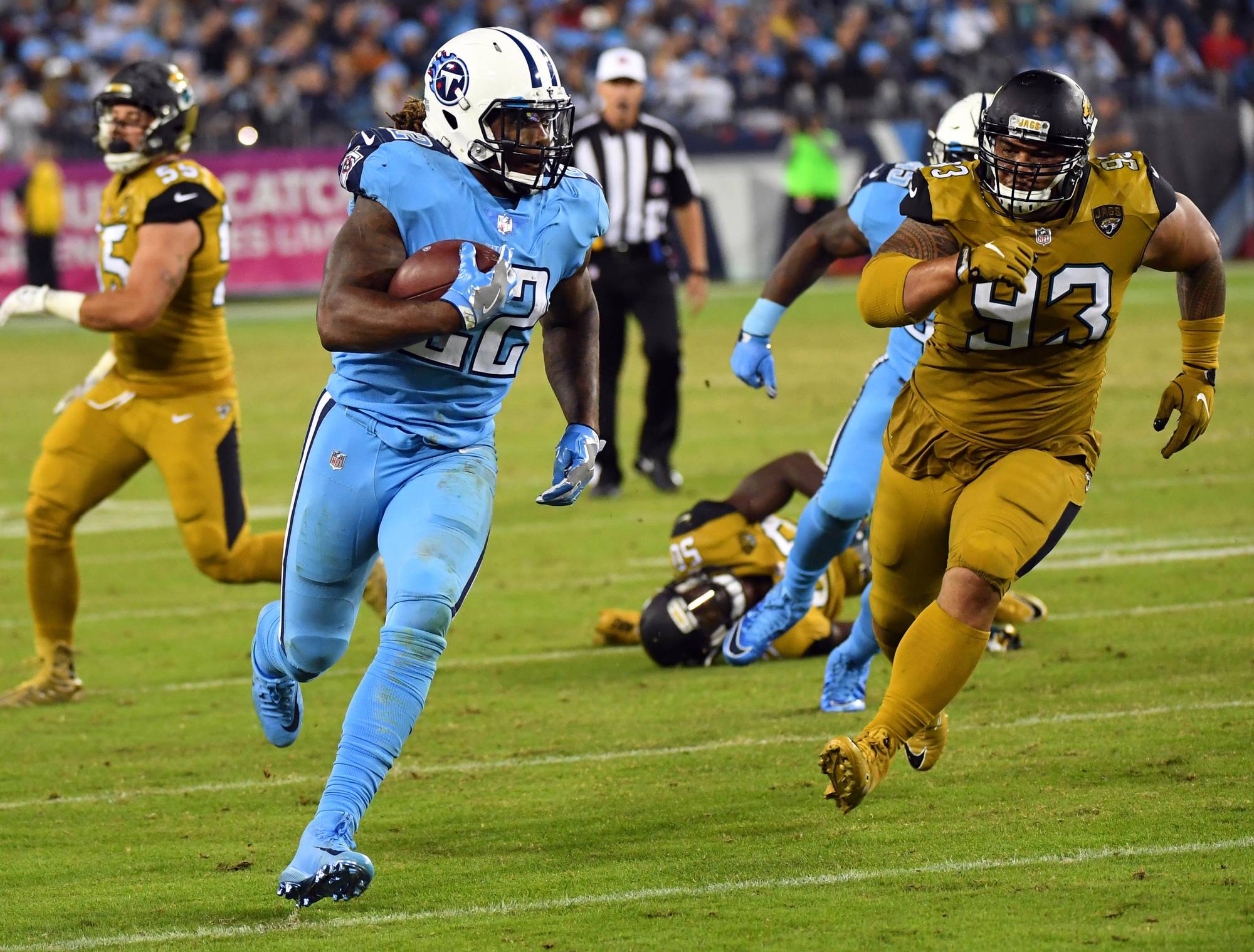 Titans Produce Six Straight Scoring Drives in 36-22 win over Jacksonville
