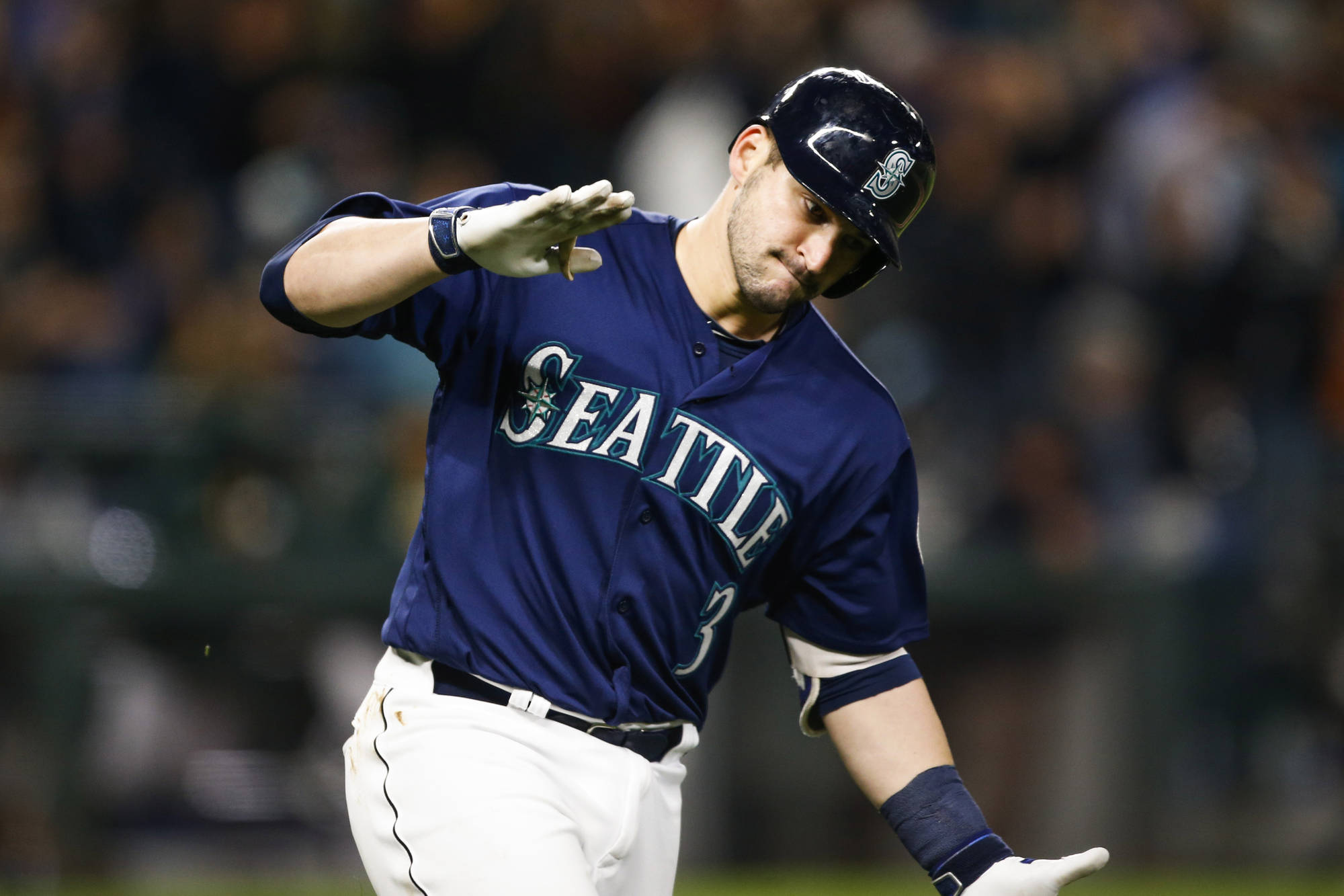 Stayin' alive! Mike Z's clutch homer the difference maker as M's take down A's