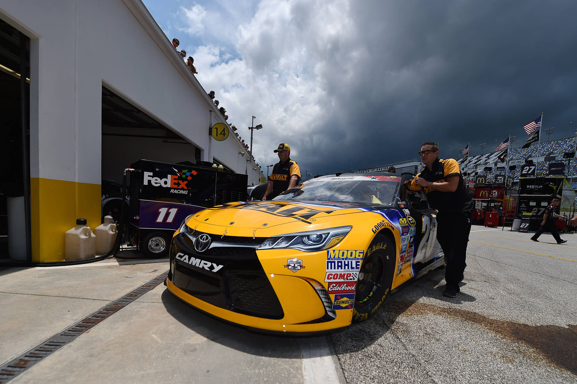 Kenseth Fails Post-Race Laser Inspection, Heads to R&D Center Tuesday