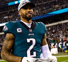Darius Slay stays with the Eagles