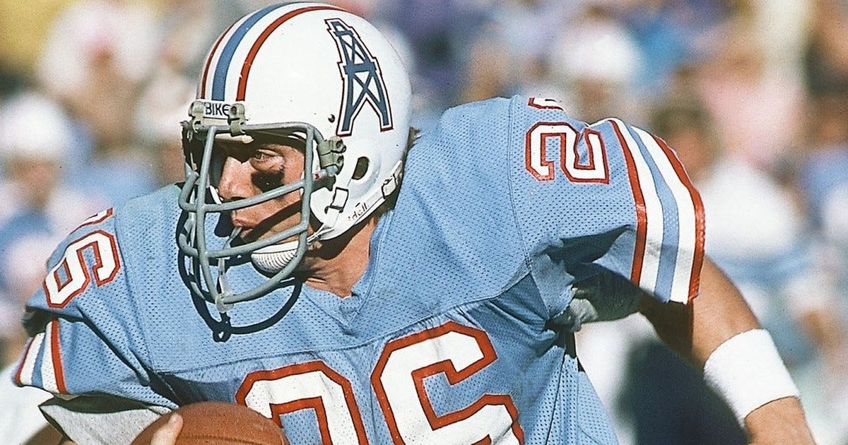 SportsBlog :: Smashville Sports :: The Titans are bringing back the Oilers  uniforms in 2022 and everyone is freaking out!