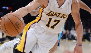 Jeremy Lin Highlights In Lakers' First Win (VIDEO)