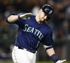Stayin' alive! Mike Z's clutch homer the difference maker as M's take down A's