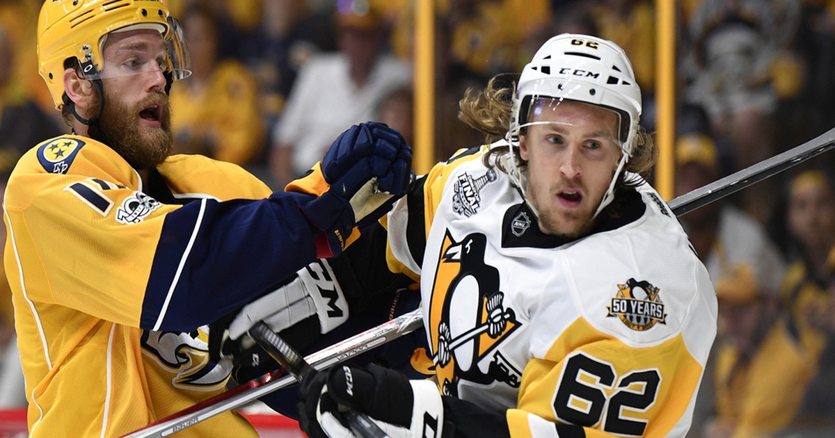 SportsBlog :: Glenn's Sports Gallery :: Predators Smash Penguins