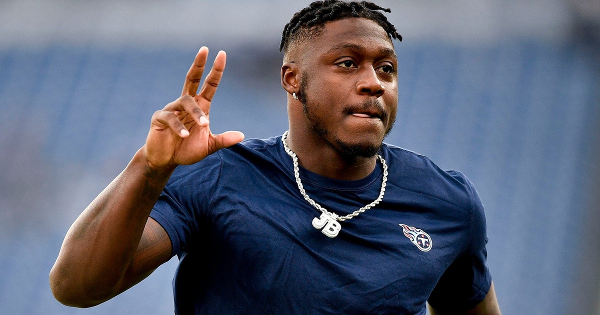 49ers star Deebo Samuel may have leaked contract offer that shows why Titans  and A.J. Brown are at an impasse 