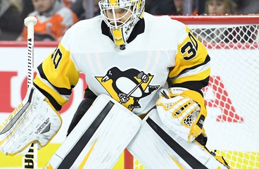 Penguins Erupt for Four Goals in Second Period; Silence Flyers