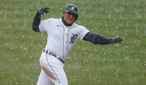 Miguel Cabrera hits first home-run of MLB season; slides into second base