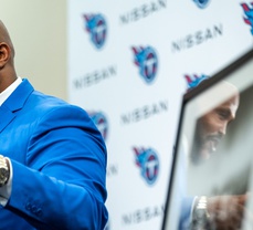 Titans attempt to make amends with Jurrell Casey
