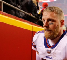 Amidst injuries, Buccaneers sign FA Cole Beasley to practice squad
