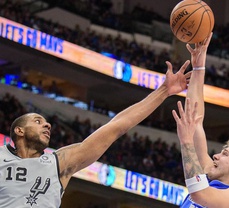 Spurs' losing streak, longest in 22 years, puts playoff run at risk
