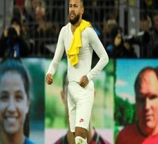 Neymar criticises PSG over injury