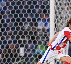 Euro 2020: Stunning Luka Modric goal sees Croatia into the knockout stage!