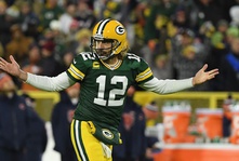 Fuller's Packers Report Card Week 14: An Injured Aaron Rodgers STILL Owns the Bears