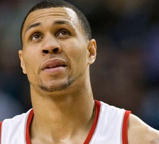 Former NBA guard Brandon Roy shot in leg after drive-by shooting