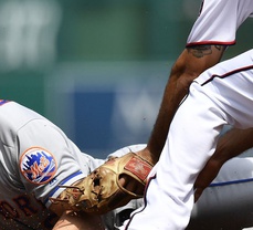 Mets hold off Nats, take the first two of the series