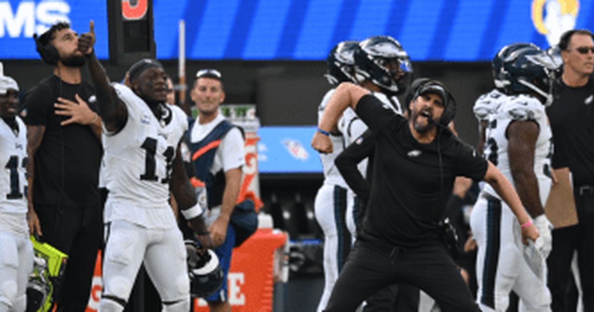 SportsBlog :: Kenny's Playbook :: Eagles remain undefeated