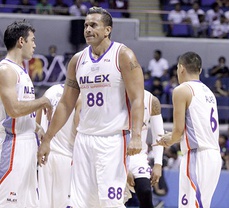 What is up with Asi Taulava's minutes?