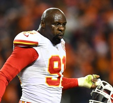 Chiefs LB Tamba Hali goes on Twitter rant; Questions role with the team 