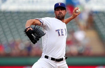 As MLB Trade Deadline Nears, Cole Hamels Traded to the Cubs 