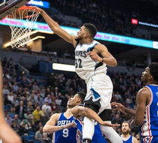 Karl-Anthony Towns Dunks on Two Sixers Defenders November 17, 2016