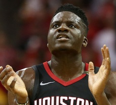 The Chicago Bulls need to make Clint Capela their top free agent priority 