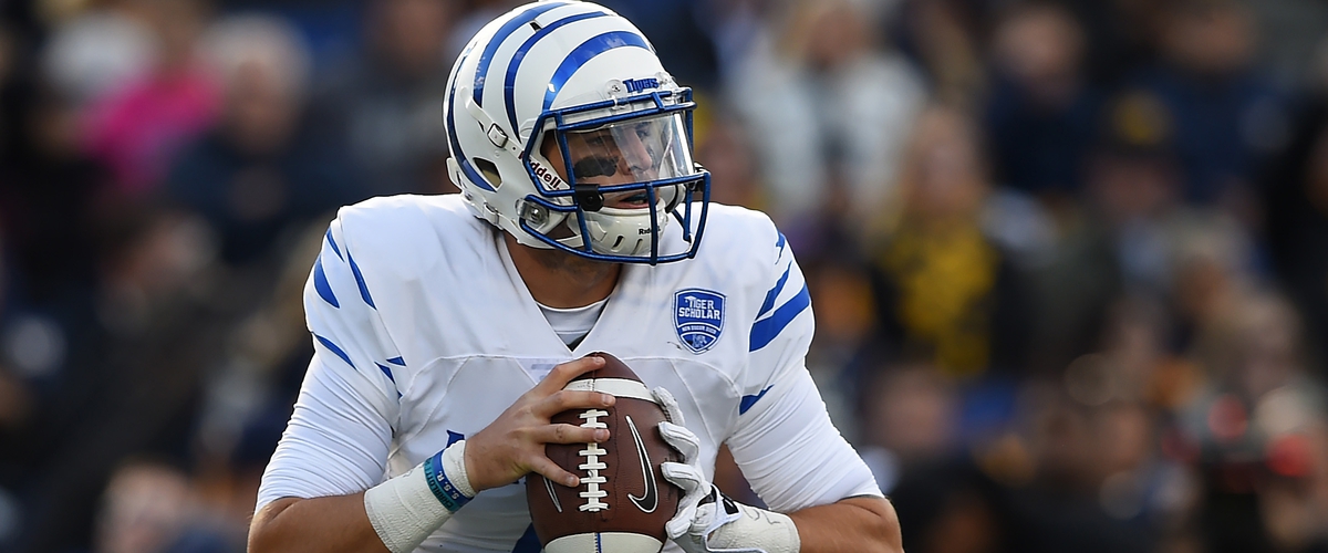 NCAA Football: Memphis at Navy Tommy Gilligan-USA TODAY Sports