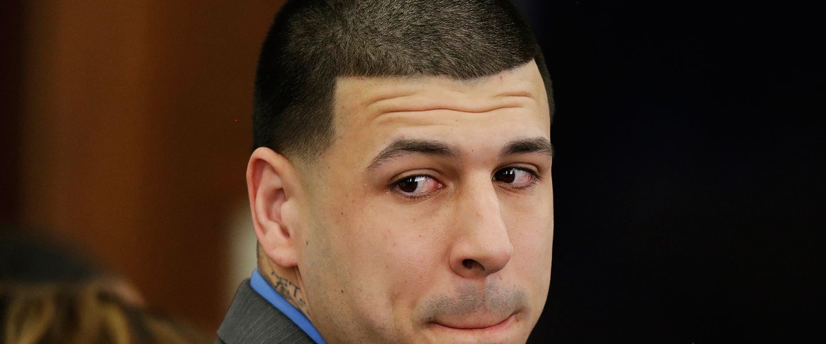 aaron-hernandez-1-2000.jpg