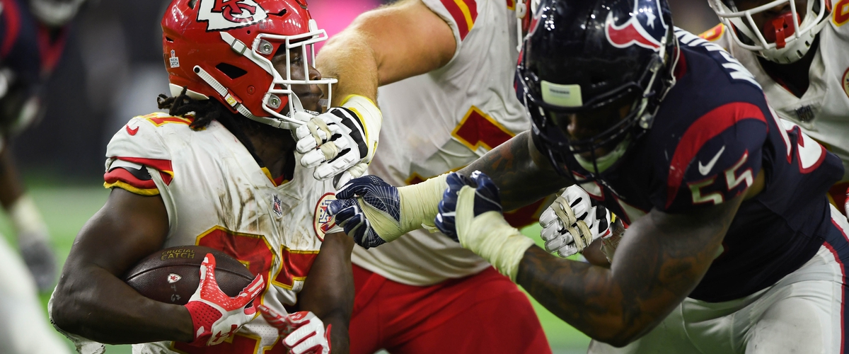 Chiefs Hold Off Texans 