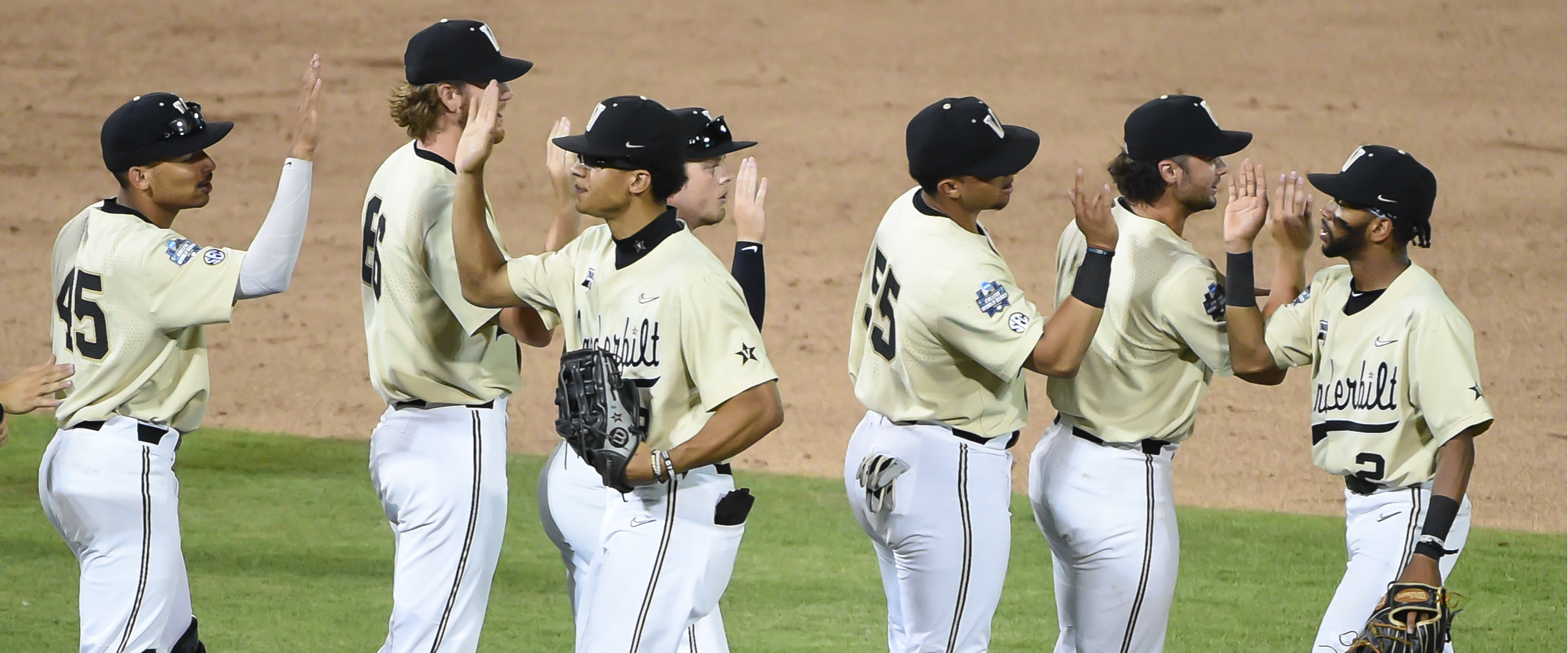 CWS: Vanderbilt takes Game 1 thanks to a huge first inning