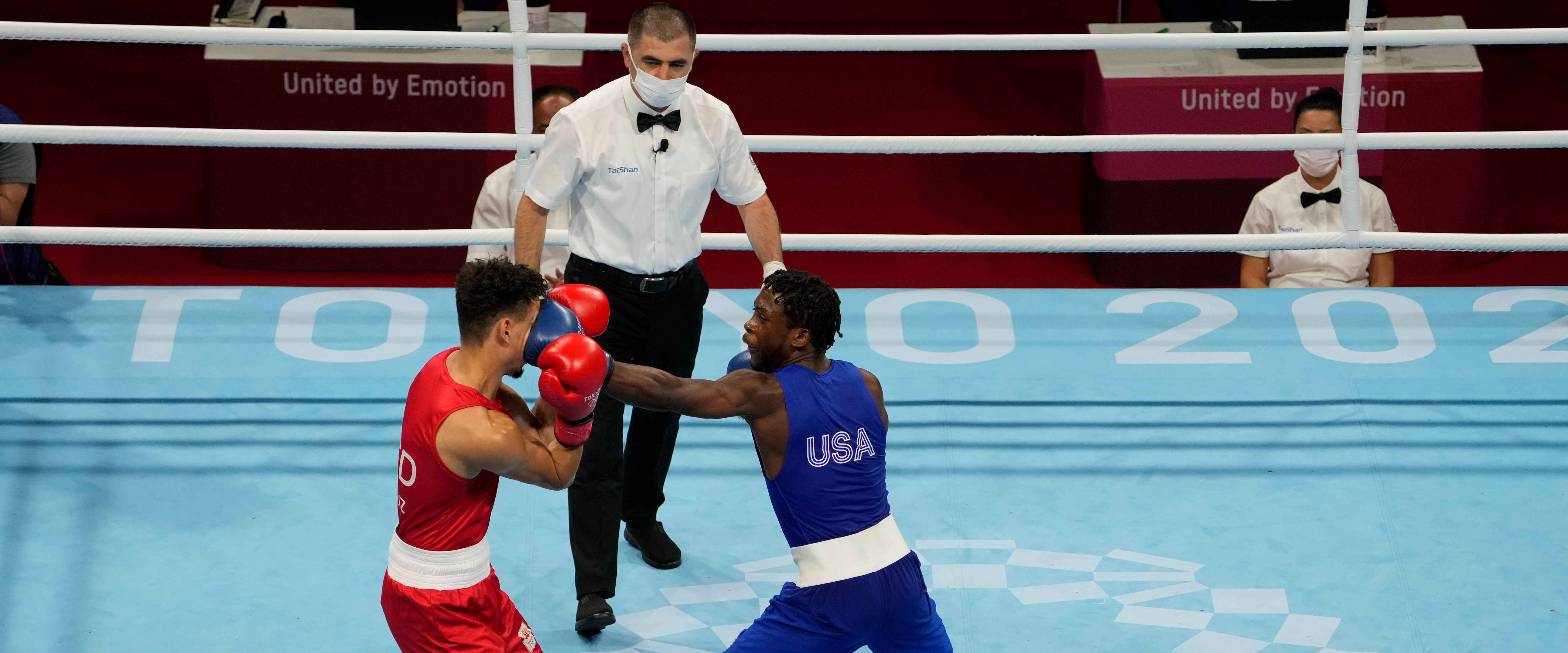 MUST-SEE: Olympic boxer tries to bite his opponent's ear!
