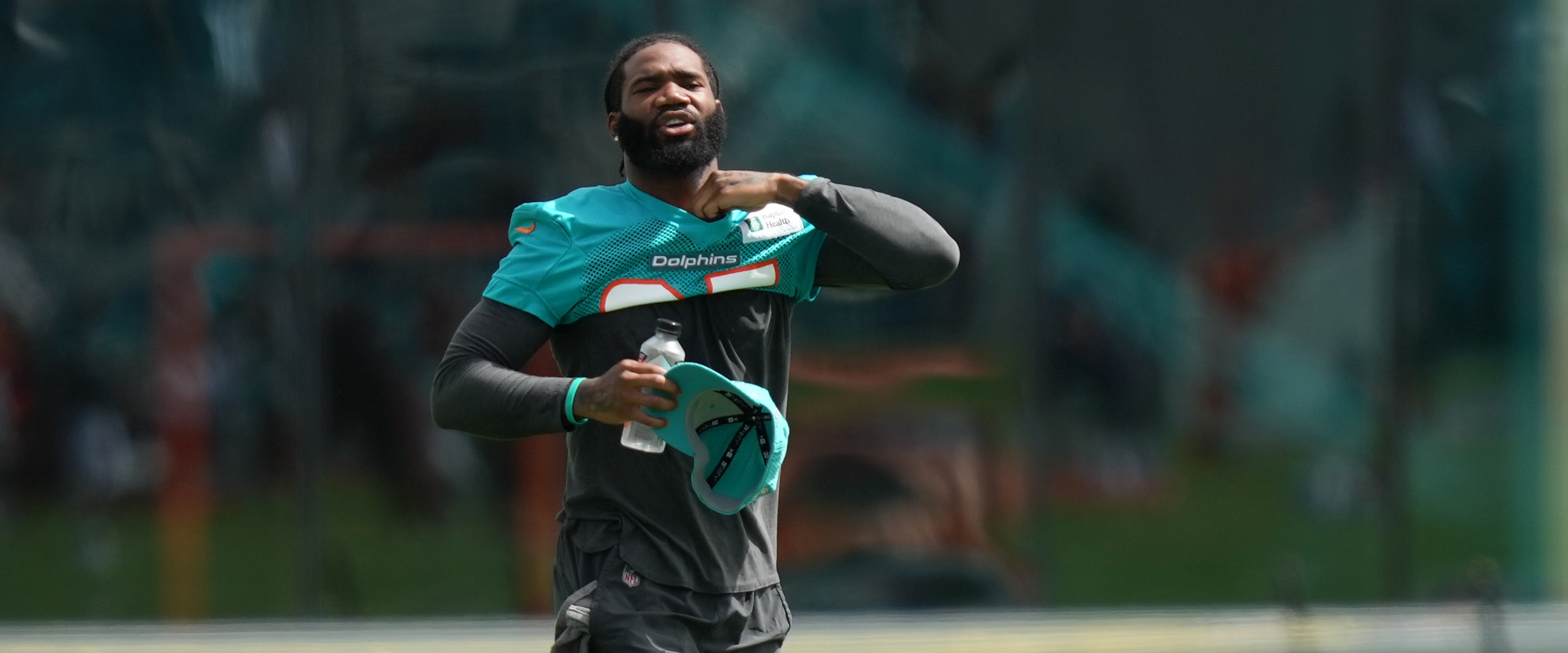 Titans: The pros and cons of trading for DB Xavien Howard