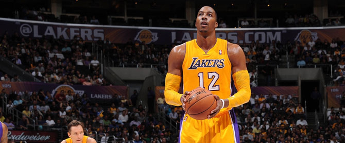 The Lakers should bring back Dwight Howard.