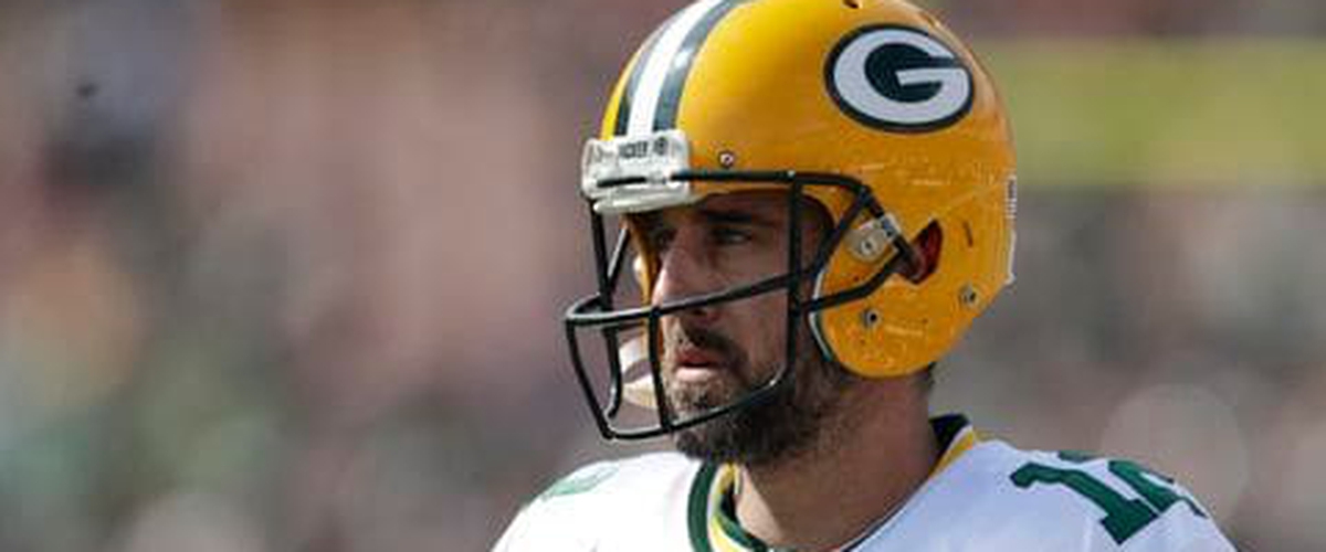 The Packers have two choices with Aaron Rodgers, they eithier build around him or trade him.