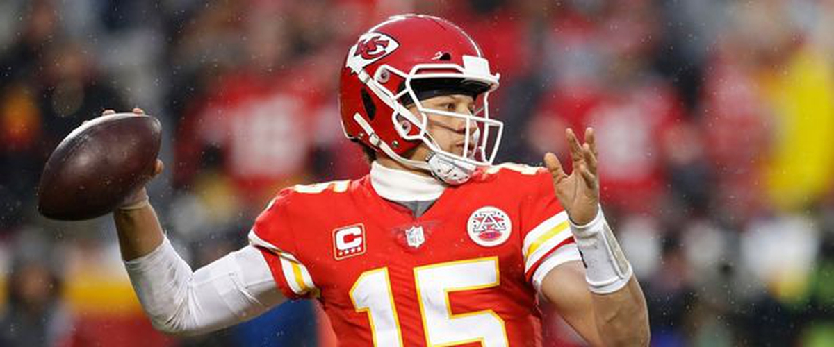 Chiefs Handle Colts, Win First Home Playoff Game In 25 Years